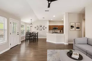 714 Newport Dr, Briarcliff, TX 78669 - Photo 8