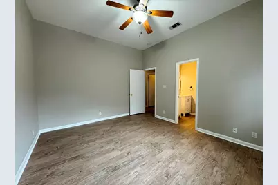 219 Crystal Knoll Boulevard, Georgetown, TX 78626 - Photo 8