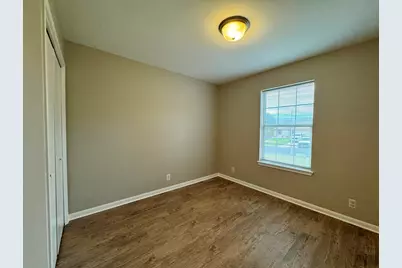 219 Crystal Knoll Boulevard, Georgetown, TX 78626 - Photo 16