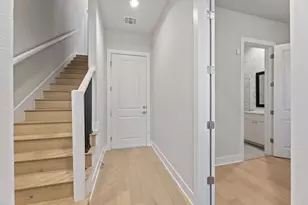 1301 Town Creek Dr, Austin, TX 78741 - Photo 4