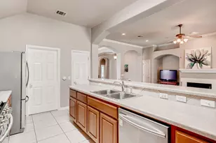 20204 Mustang Island Cir, Pflugerville, TX 78660 - Photo 10