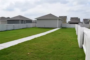 117 Keltic Dr, Kyle, TX 78640 - Photo 18