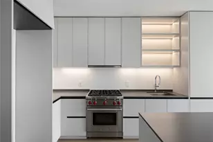 610 Davis St, Austin, TX 78701 - Photo 2