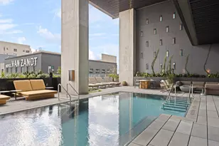 610 Davis St, Austin, TX 78701 - Photo 8