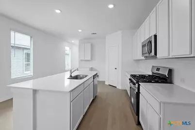 247 Flathead Street NE, New Braunfels, TX 78130 - Photo 6