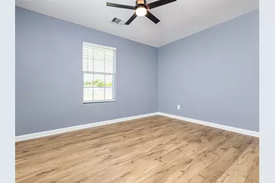 212 E Taylor Street, Thrall, TX 76578 - Photo 16
