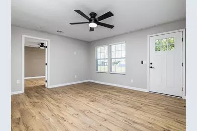 212 E Taylor Street, Thrall, TX 76578 - Photo 10