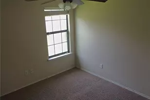 224 Wildwood Dr, Georgetown, TX 78633 - Photo 8