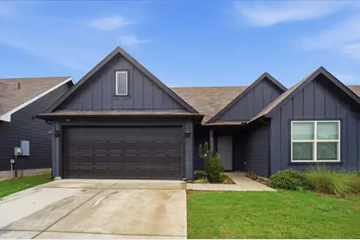 1012 Norway, Seguin, TX 78155 - Photo 1