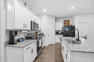1012 Norway, Seguin, TX 78155 - Photo 6