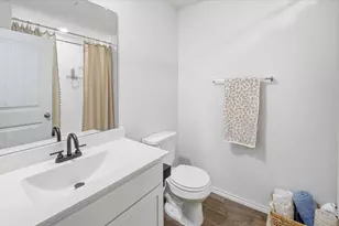 1012 Norway, Seguin, TX 78155 - Photo 12