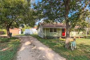 207 Crockett St, Martindale, TX 78655 - Photo 4