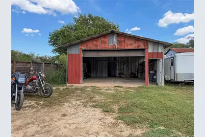 207 Crockett Street, Martindale, TX 78655 - Photo 16