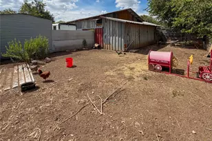 207 Crockett St, Martindale, TX 78655 - Photo 28