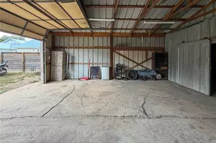 207 Crockett St, Martindale, TX 78655 - Photo 20