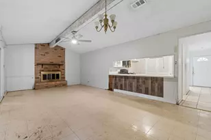 2405 Grace St, Taylor, TX 76574 - Photo 4