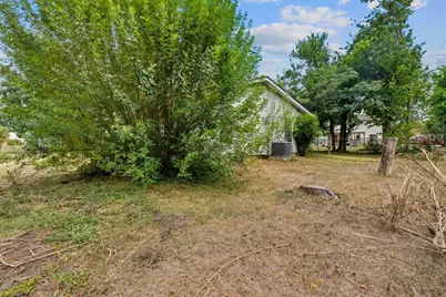 2405 Grace Street, Taylor, TX 76574 - Photo 18