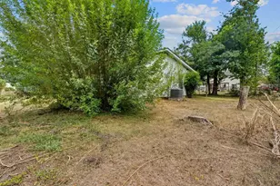 2405 Grace St, Taylor, TX 76574 - Photo 18