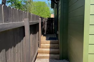 4609 Leslie Ave, Austin, TX 78721 - Photo 10