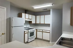 9700 Copper Creek Dr, Austin, TX 78729 - Photo 14