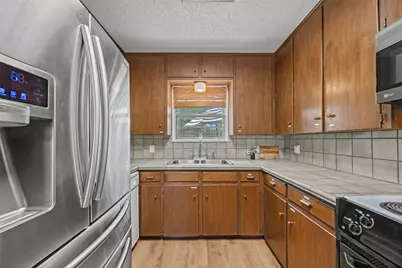 609 Laurel Street, Bastrop, TX 78602 - Photo 8