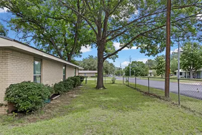 609 Laurel Street, Bastrop, TX 78602 - Photo 22