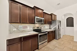 102 Plantain Dr, Hutto, TX 78634 - Photo 12