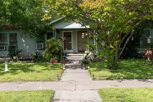 304 S Walnut St, Lampasas, TX 76550 - Photo 4