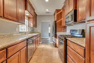 219 E Davilla Street, Bartlett, TX 76511 - Photo 12
