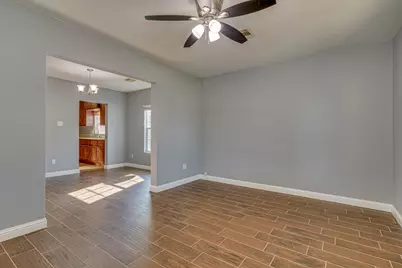 219 E Davilla Street, Bartlett, TX 76511 - Photo 4