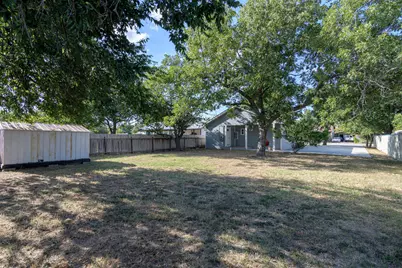 219 E Davilla Street, Bartlett, TX 76511 - Photo 20