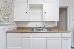57 Chalmers Ave, Austin, TX 78702 - Photo 12