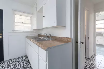 57 Chalmers Avenue, Austin, TX 78702 - Photo 10