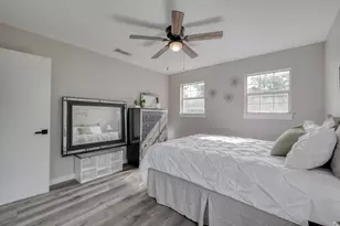 409 Talley St, Taylor, TX 76574 - Photo 16