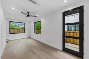 802 Philco Dr, Austin, TX 78745 - Photo 6