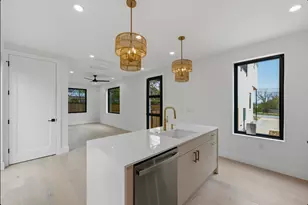 802 Philco Dr, Austin, TX 78745 - Photo 10