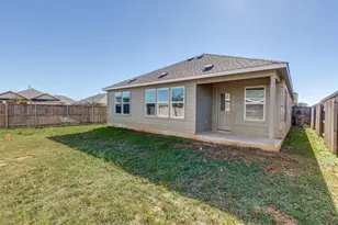 114 Isaac Millsaps Trl, Bastrop, TX 78602 - Photo 24