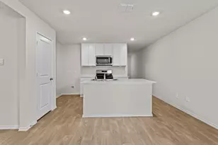 422 Low Pasture Trl, San Marcos, TX 78666 - Photo 6