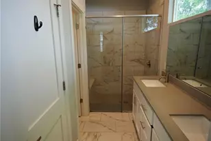 6913 Providence Ave, Austin, TX 78752 - Photo 14