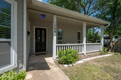 1208 S Church Street, Georgetown, TX 78626 - Photo 4