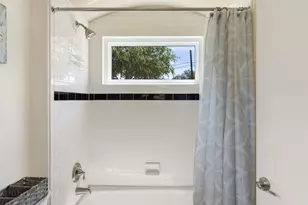 601 W 17th St, Georgetown, TX 78626 - Photo 16