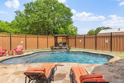 601 W 17th Street, Georgetown, TX 78626 - Photo 32