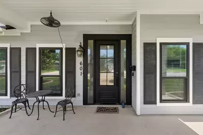 601 W 17th Street, Georgetown, TX 78626 - Photo 4