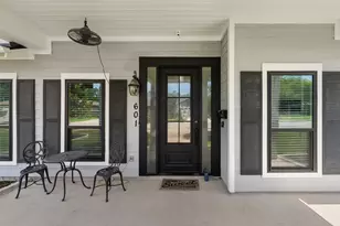 601 W 17th St, Georgetown, TX 78626 - Photo 4