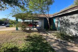 10700 Topperwein Dr, Austin, TX 78758 - Photo 2