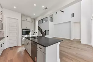 1242 Robin Trail, Round Rock, TX 78681 - Photo 8