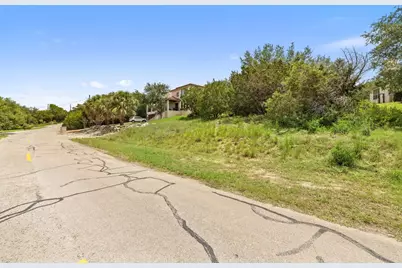 109 Cowal Drive N, Spicewood, TX 78669 - Photo 18