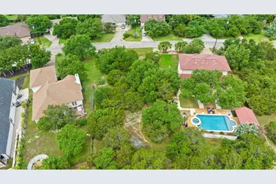109 Cowal Drive N, Spicewood, TX 78669 - Photo 8