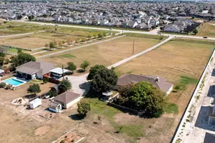 8010 County Road 110 Rd, Round Rock, TX 78665 - Photo 32