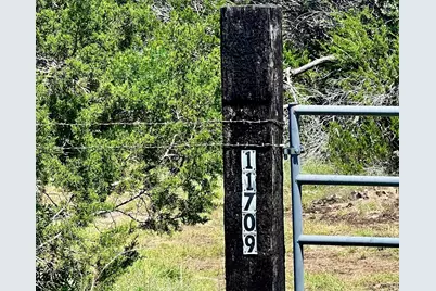 11709 Mountain Top Circle, Jonestown, TX 78645 - Photo 18